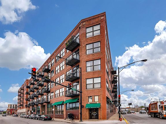 2nd image of 2310 S Canal St Unit 301