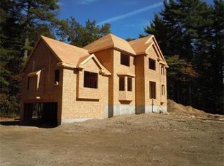 19 Royal St, Wilmington, MA 01887