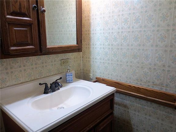 5th image of 1603 Abraham St
