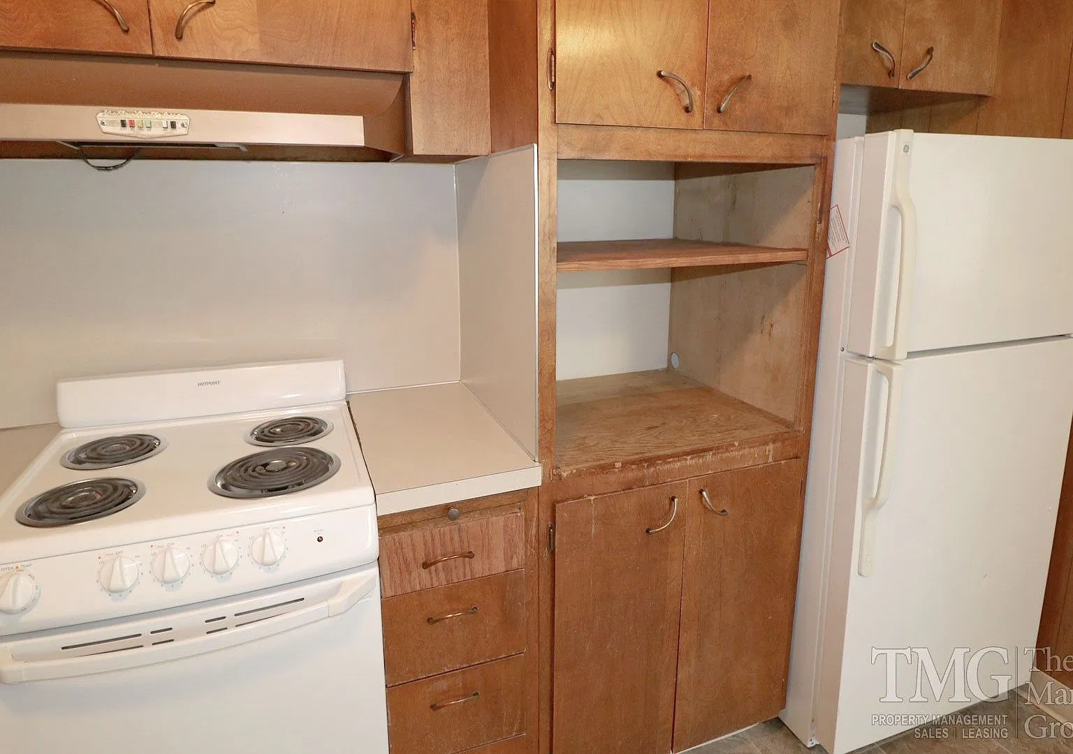 Spacious Duplex With Two Primary Bedroom Suites! — Photo 4