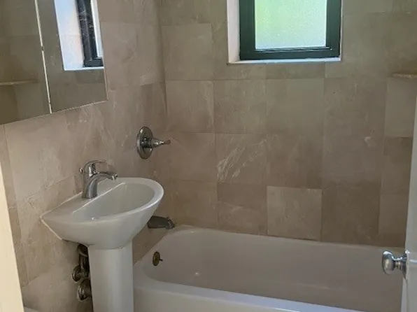 117 Sullivan Street image 4 of 15