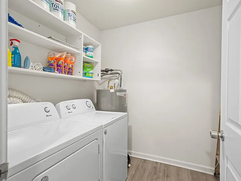 2260 Sunderland Rd #82W — Photo 15