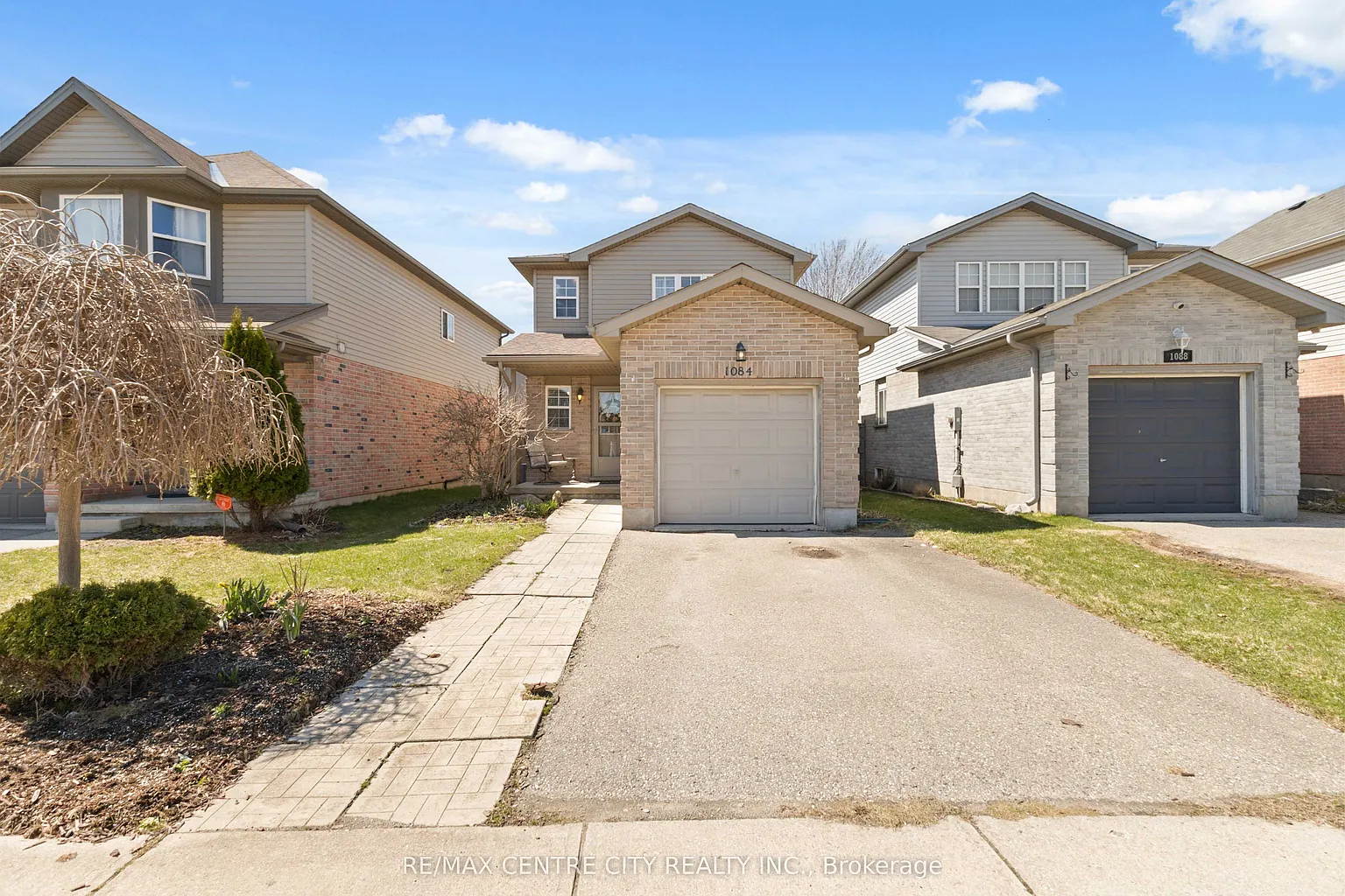 1084 Kimball Cres photo 1