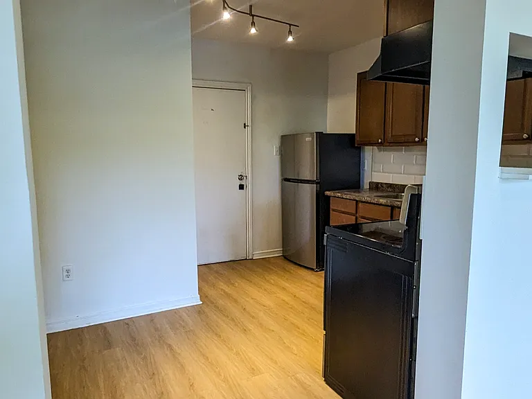 136 Weber St E #8 — Photo 4