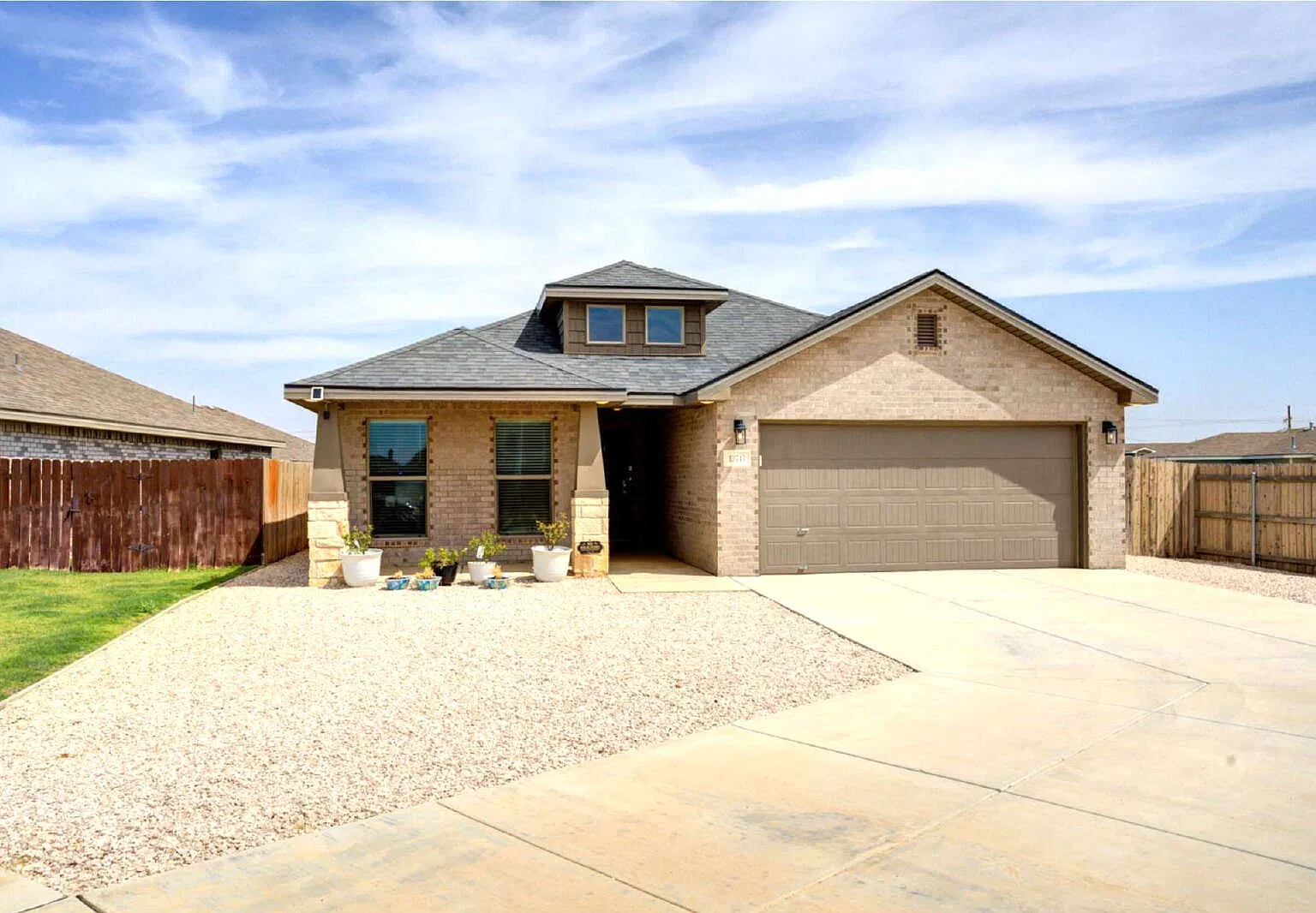 3 bed, 2.0 bath, 1797 sqft, $2,100 — Photo 1