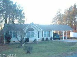 624 Oakwood Cir, Lexington, NC 27295