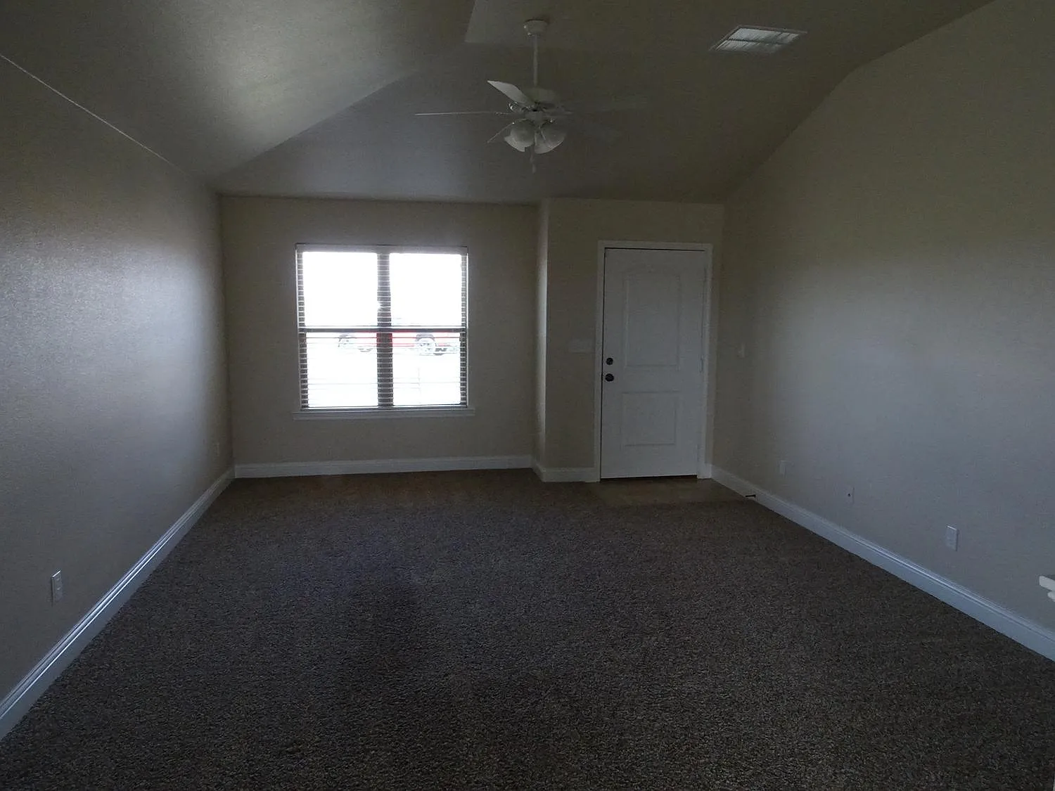 3 bed, 1412 sqft, $1,700 — Photo 3