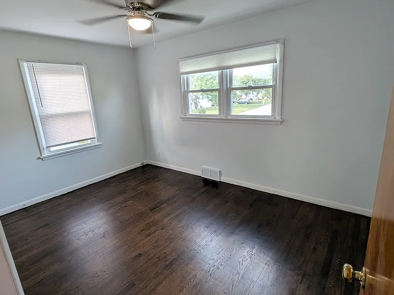 10205 Dandridge Dr — Photo 11