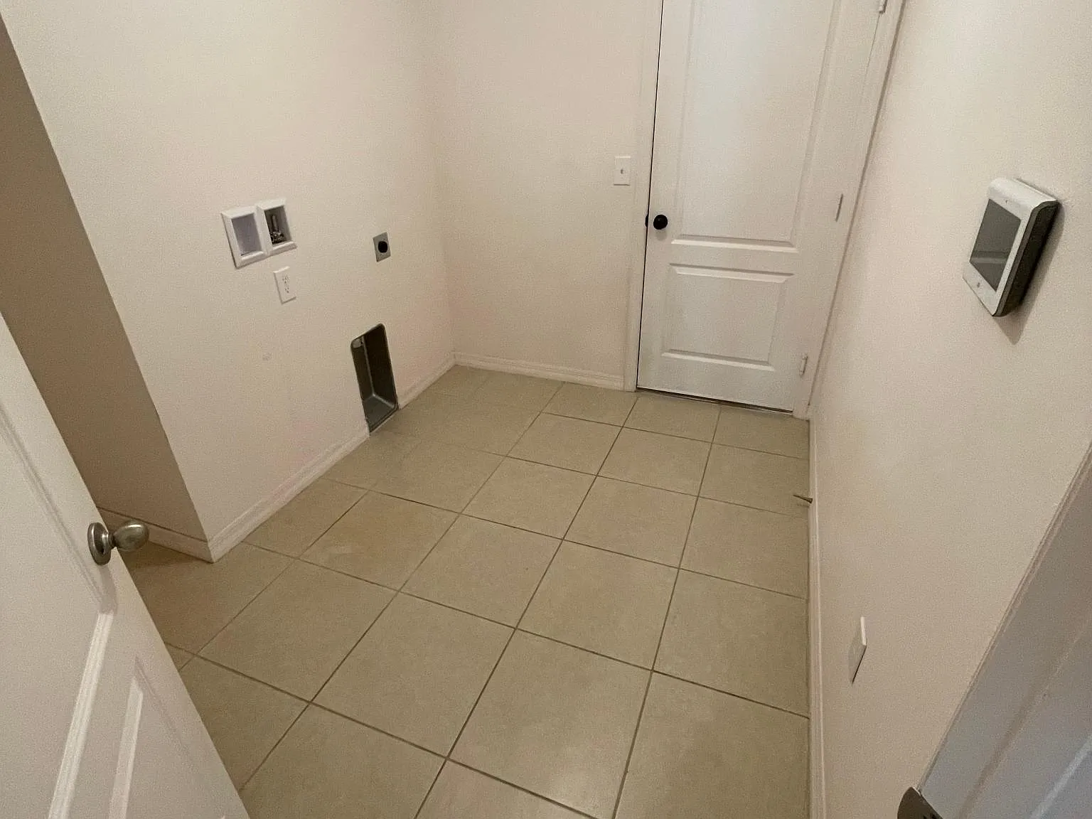 3 bed, 1541 sqft, $2,292 — Photo 4