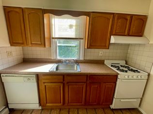 758 7th St #2, Secaucus, NJ 07094