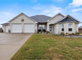 1140 Cannon Dr, Prairie Grove, AR 72753