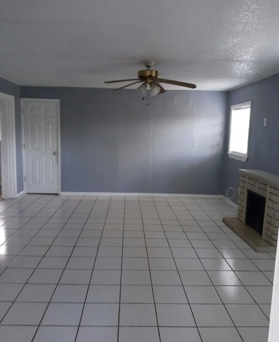 2020 W Magnolia St — Photo 3