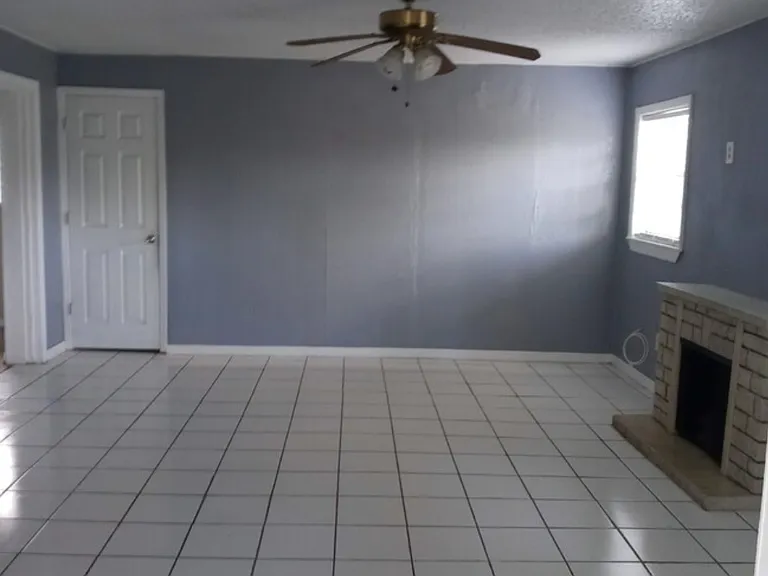 2020 W Magnolia St — Photo 3