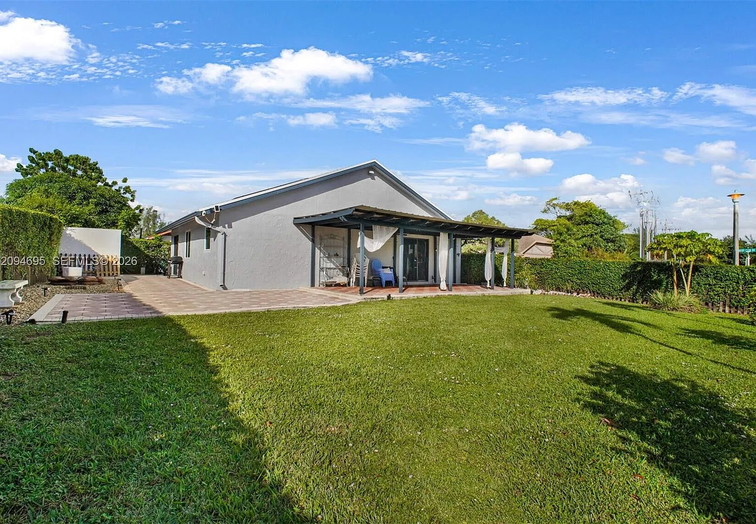Boca Country Estates Cond — Photo 2