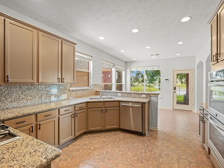 24543 Pelican Hill Dr — Photo 10