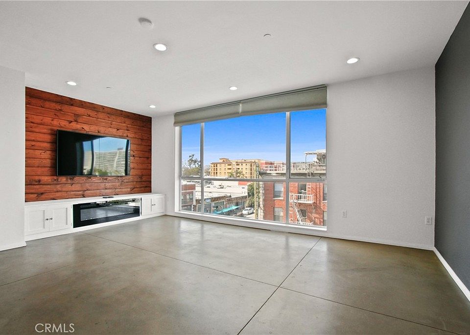 1st image of 285 W 6th St APT 417