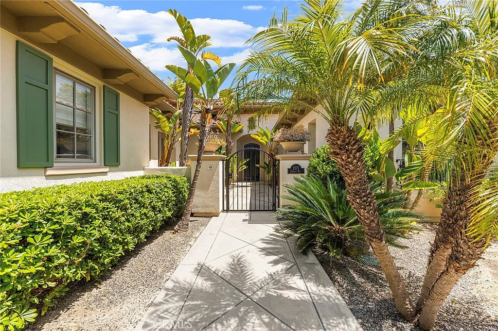 4 bed, 4.5 bath, 5121 sqft, $7,500 — Photo 4