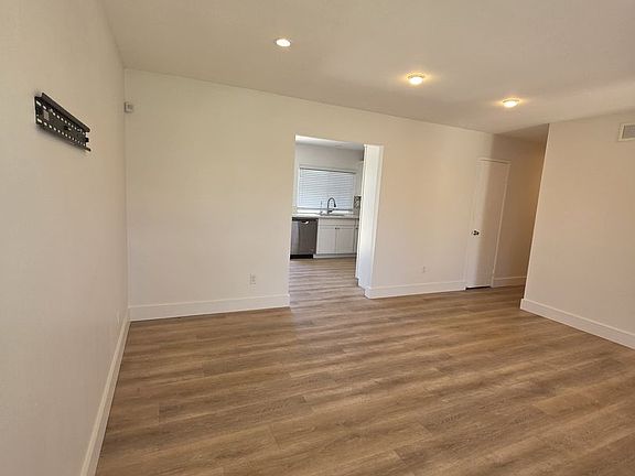 4th image of 1512 Clavelita Pl