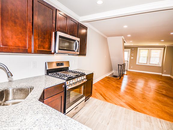 5th image of 4409 Devereaux Ave