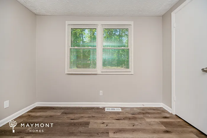 422 Hawthorne Cir — Photo 8