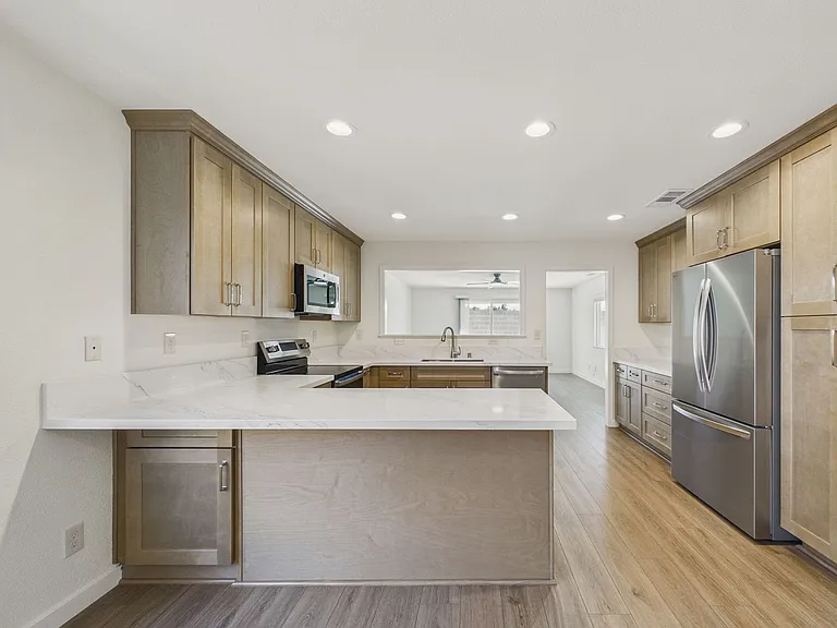 442 Fontanelle Dr — Photo 8