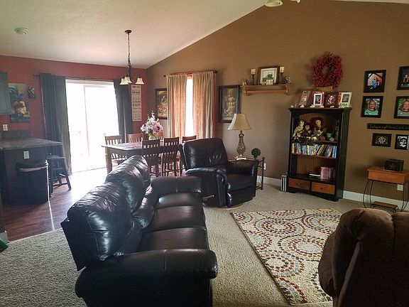 3rd image of 20090 Orchard Ln