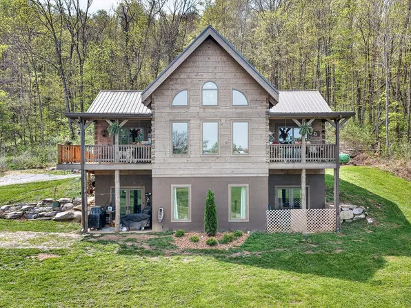 1218 Moody Rd, Byrdstown, TN 38549