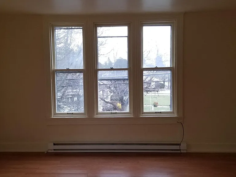1004 N West St — Photo 2