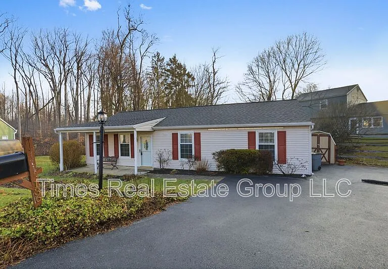 136 Brookfield Ct — Photo 7