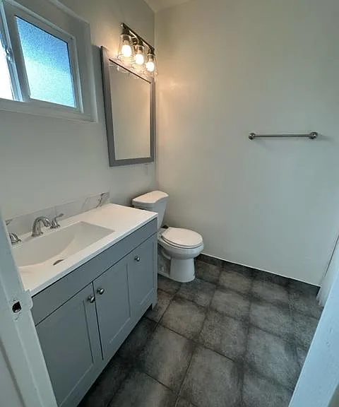 1642 W Brookdale Pl — Photo 9