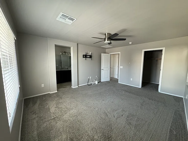 2803 N Fair Oaks Ave — Photo 7