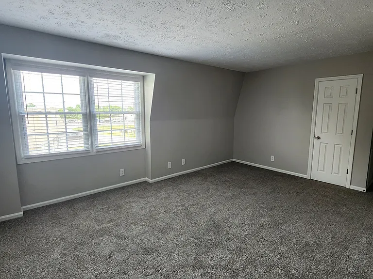 Huntley Ridge East — Photo 28