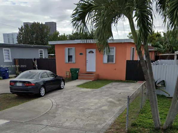11128 SW 2nd St, Sweetwater, FL 33174
