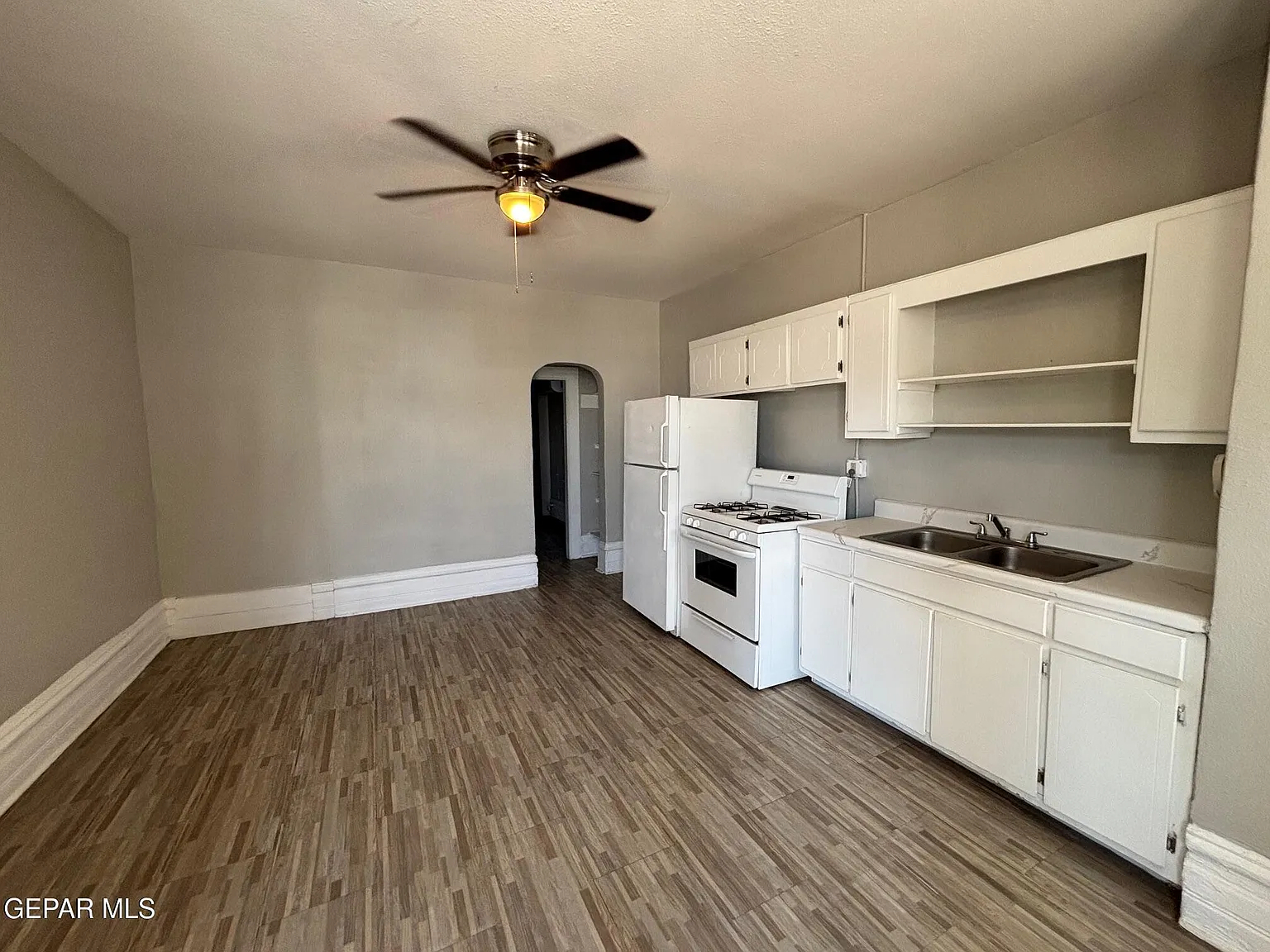 1 bed, 1.0 bath, 380 sqft, $850 — Photo 3
