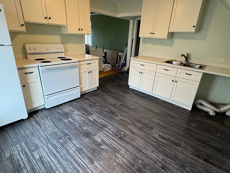 22 Foster Ave #3 — Photo 7