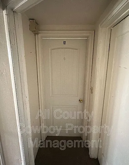 310 S 12th St #A — Photo 7