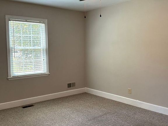 5th image of 801 Phillips St