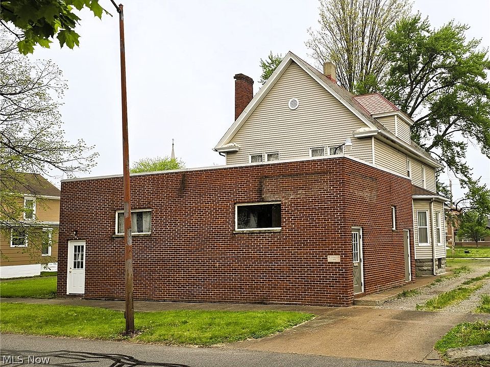 1st image of 229 5th St