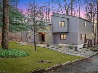 16 Prides Xing, Chester, NJ 07930