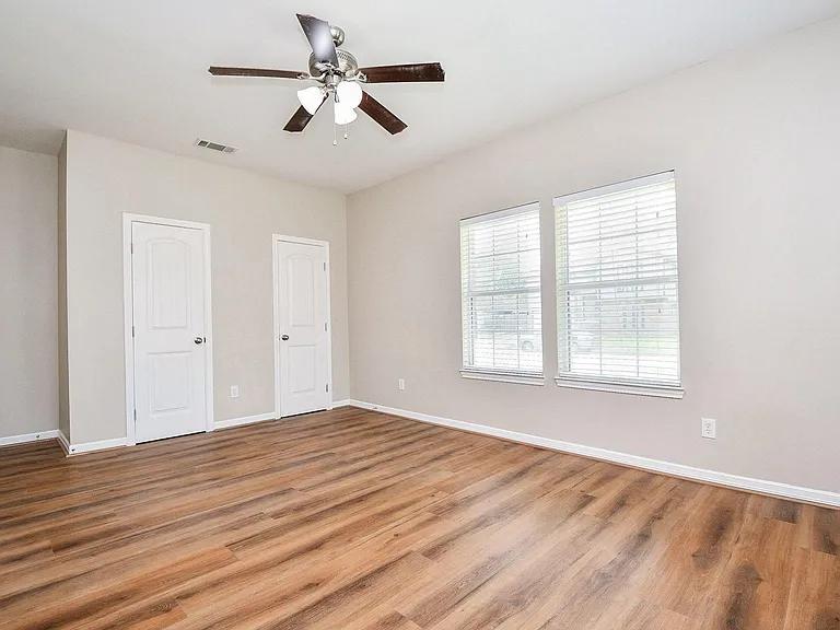 927 Grand Junction Dr — Photo 16