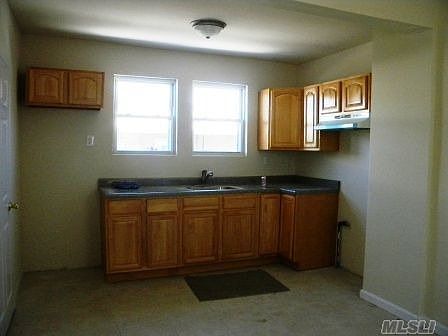 3rd image of 103 E Pennywood Ave