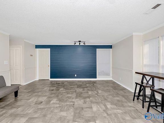 3rd image of 5099 Seven Pine Cir #3
