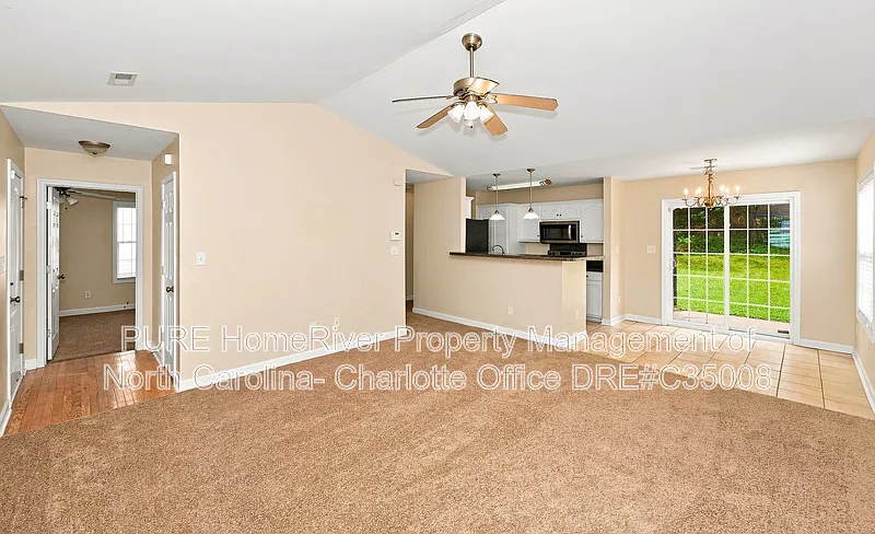 3 bed, 2.0 bath, 1151 sqft, $1,699 — Photo 4