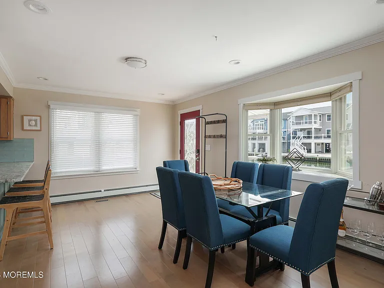 447 Tunney Ave — Photo 13