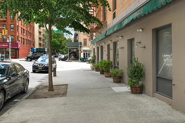 Rented by Compass | media 32