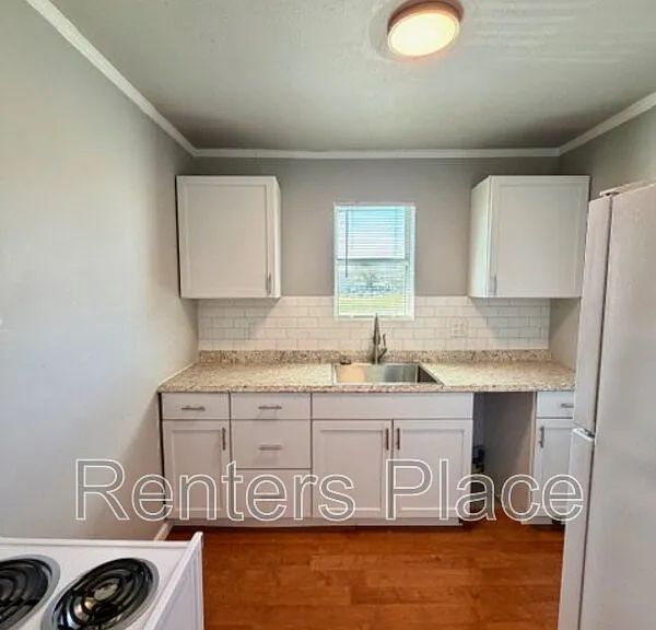 2915 E Easton St #A — Photo 8