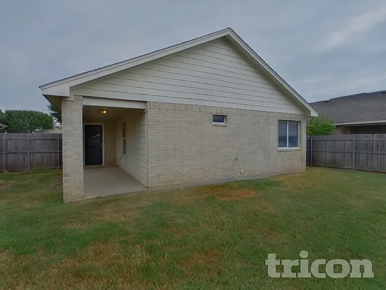 1145 Boxwood Dr — Photo 14