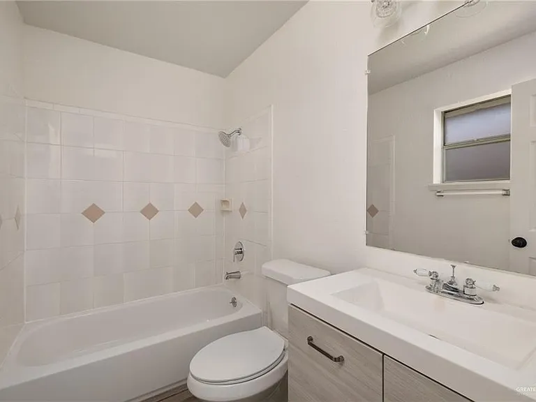 1716 W Gastel Cir #1 — Photo 6