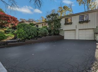 22 Highridge Dr, Huntington, NY 11743