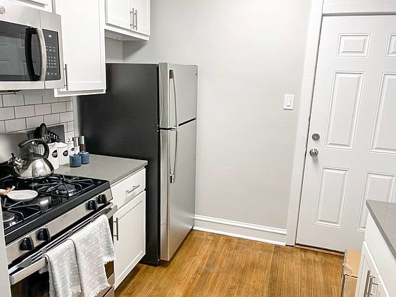 4th image of 1461 W Byron St #2097278